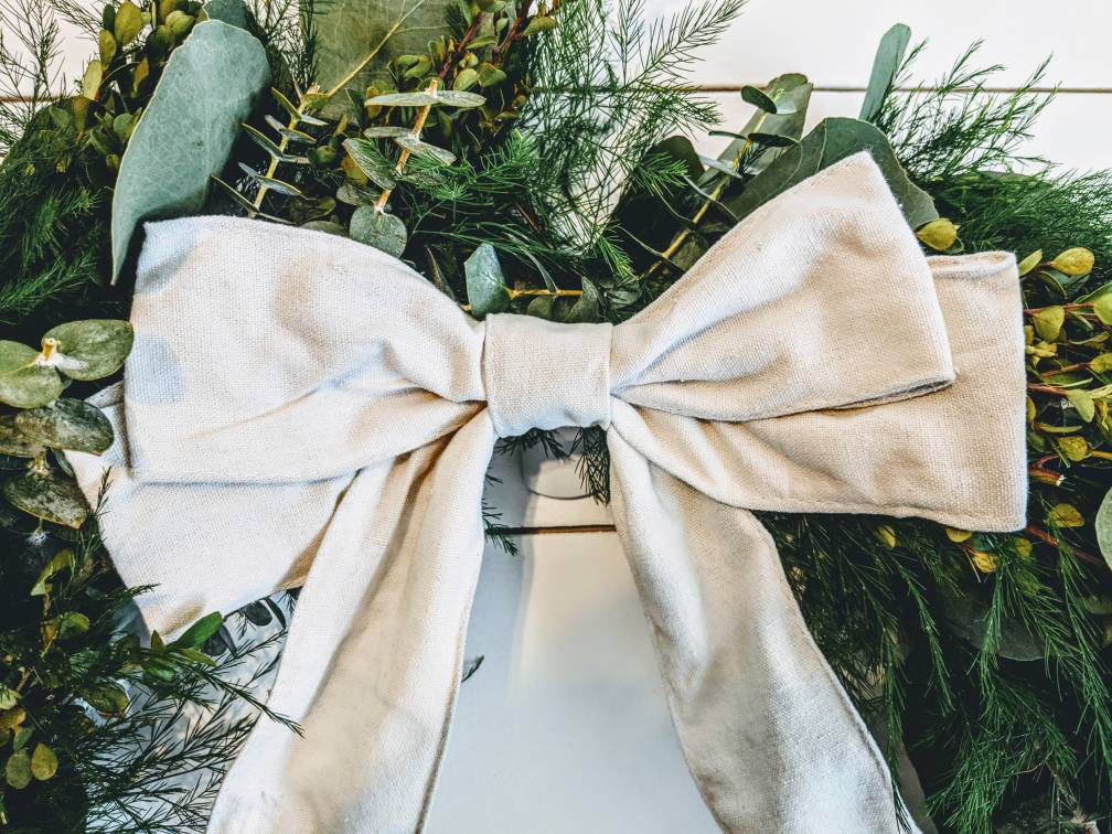 Fresh Eucalyptus Boxwood Wreath for window and door with white bow, Green Wreath, Rustic Wreath, Farmhouse Wreath, Wedding Wreath