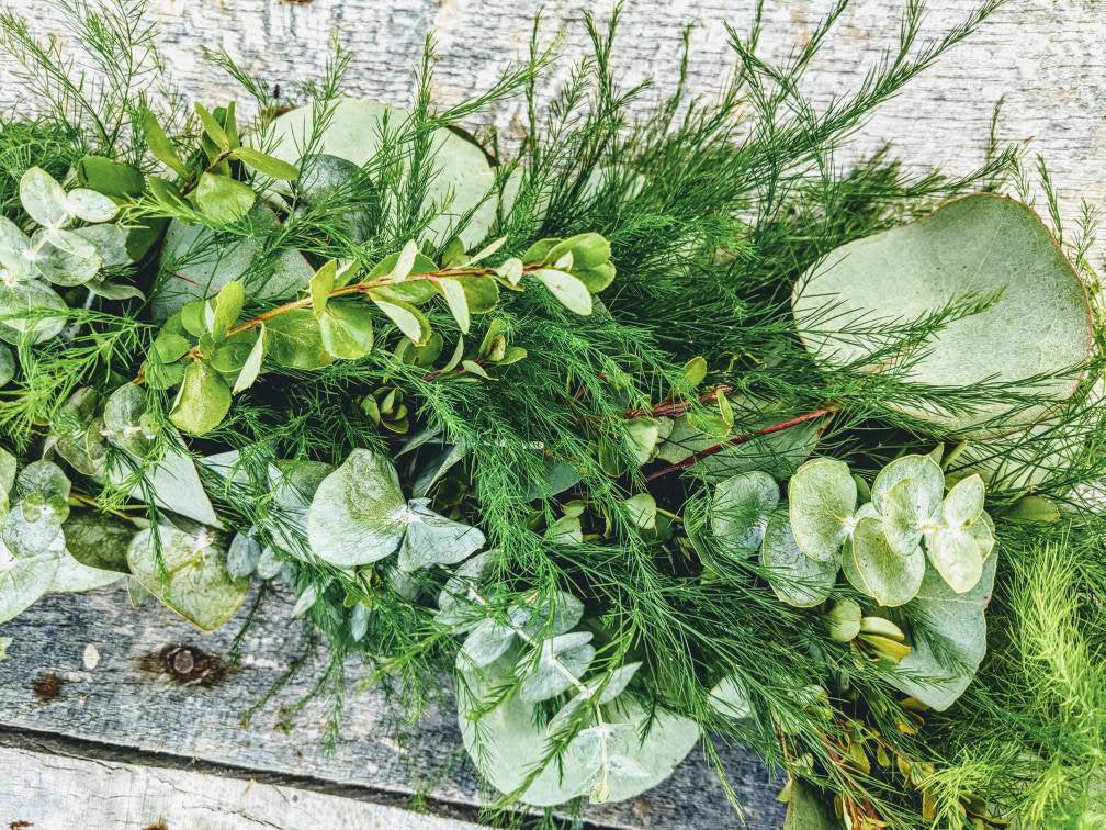 Fresh Eucalyptus Boxwood Wreath for window and door, Green Wreath, Rustic Wreath, Farmhouse Wreath, Wedding Wreath