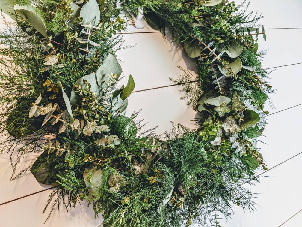 Fresh Eucalyptus Boxwood Wreath for window and door, Green Wreath, Rustic Wreath, Farmhouse Wreath, Wedding Wreath