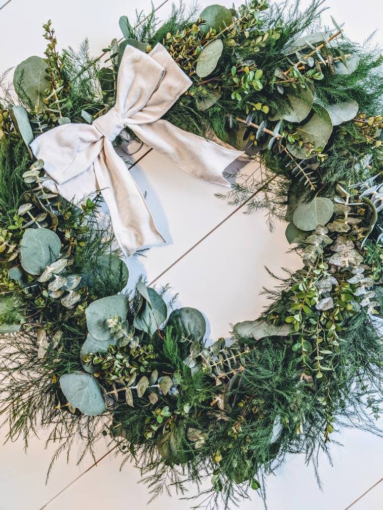 Fresh Eucalyptus Boxwood Wreath for window and door with white bow, Green Wreath, Rustic Wreath, Farmhouse Wreath, Wedding Wreath