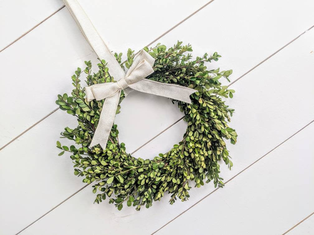 Fresh Boxwood Wreath For Window Or Door With White Bow, Farmhouse Wrea –  The Barn Company