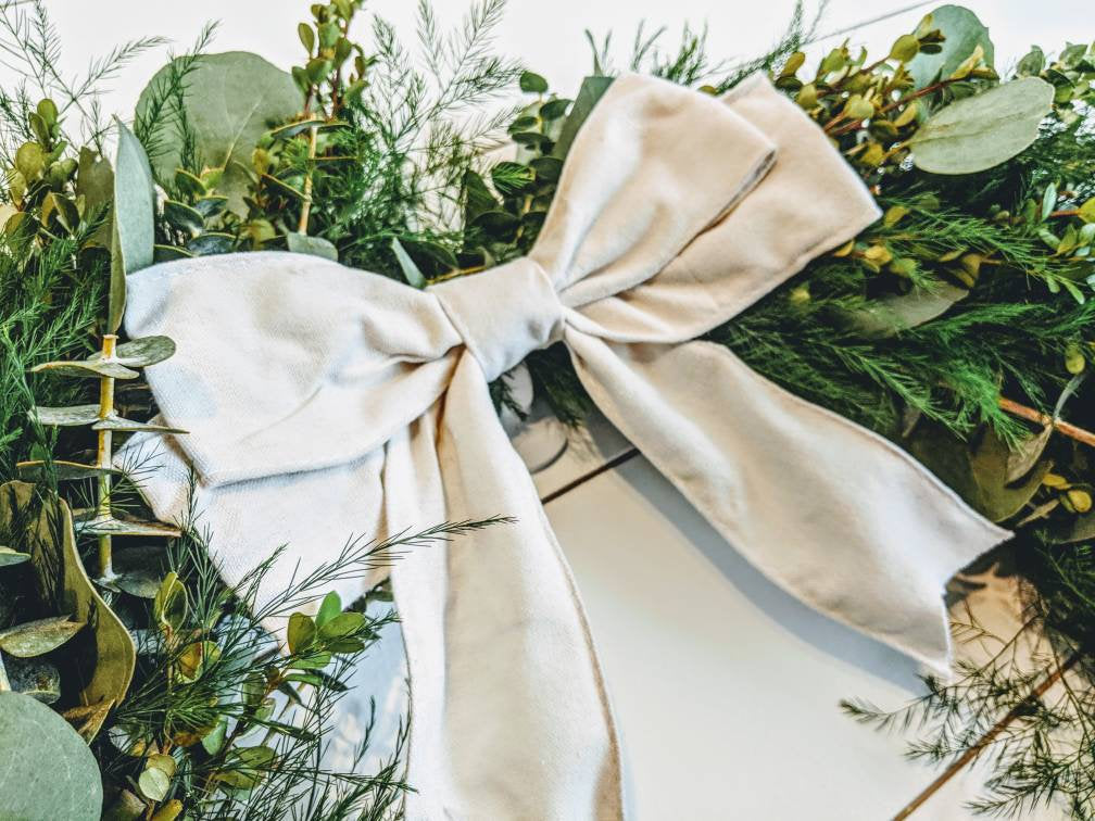 Fresh Eucalyptus Boxwood Wreath for window and door with white bow, Green Wreath, Rustic Wreath, Farmhouse Wreath, Wedding Wreath