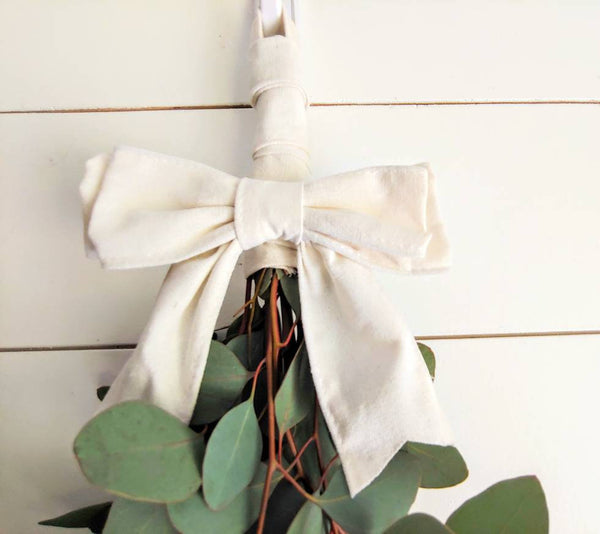Fresh Eucalyptus Swag Wreath for door, window, or wall, Silver Dollar Eucalyptus, Housewarming Gift